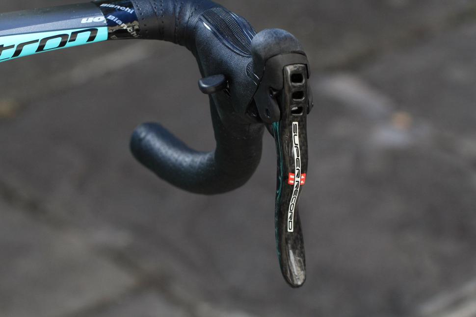 Bianchi Oltre XR4 - shifter.jpg