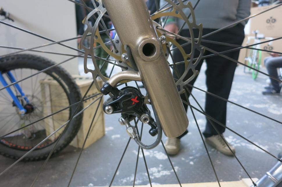 Bididu Righty - fork detail.jpg