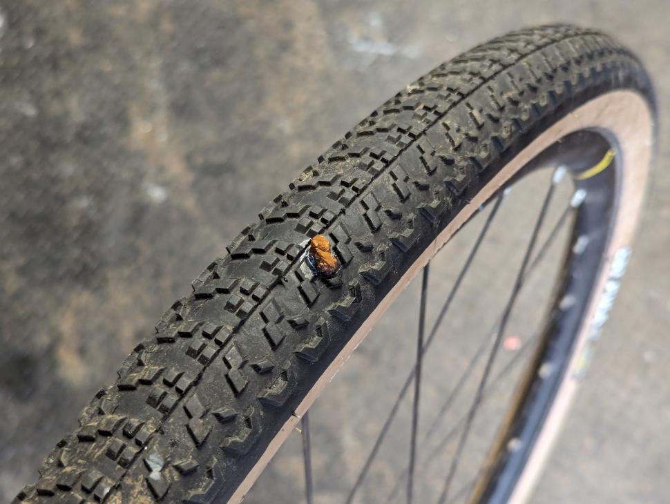 Birzman Tubeless Repair Tool - puncture fix.jpg