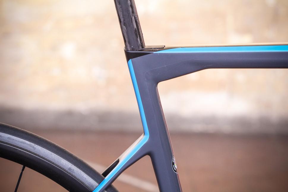 BMC SLR01 - seat tube junction.jpg