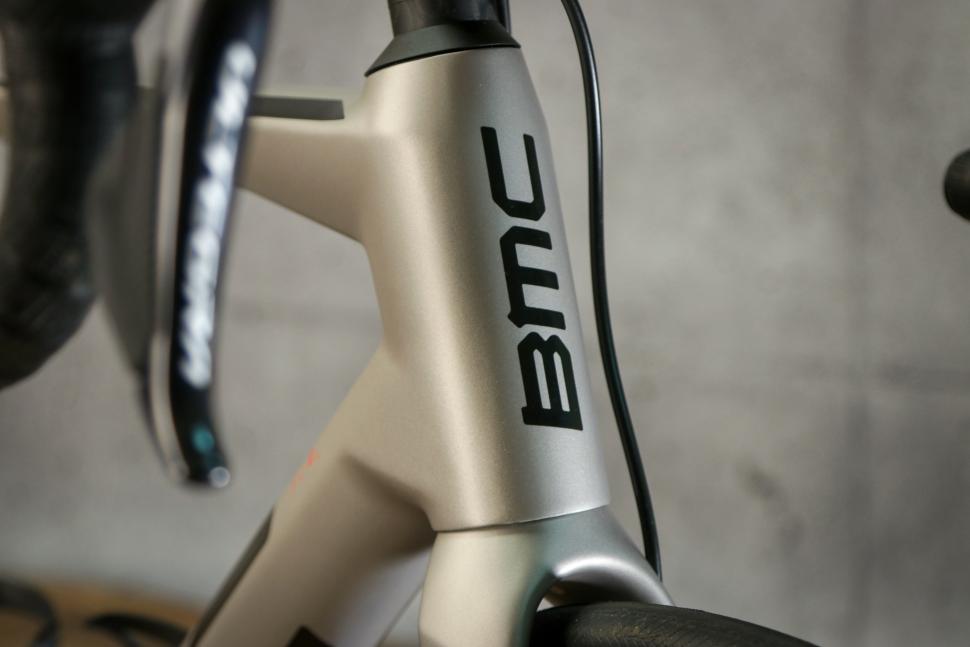 BMC TeamMachine SLR Two - head tube.jpg