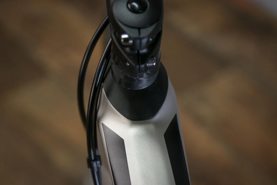 BMC TeamMachine SLR Two - top tube.jpg
