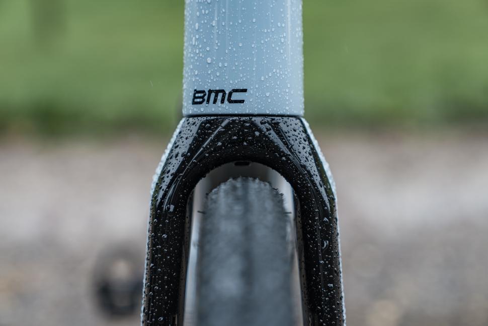 2023 BMC Roadmachine 01 AMP X One TQ tyre clearance