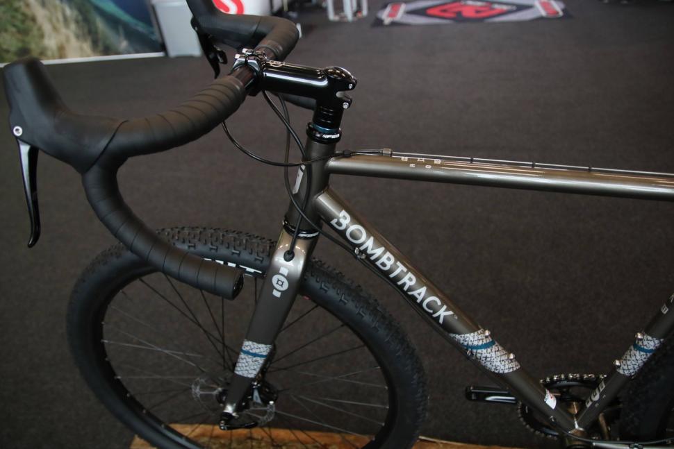 Bombtrack Hook EXT - 1.jpg