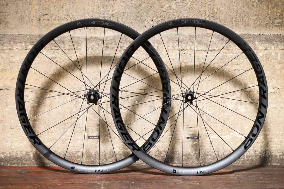 Bontrager Aeolus Pro 3V TLR Disc Road Wheel.jpg