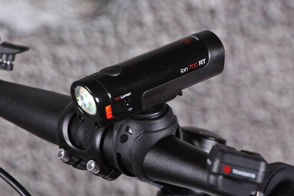 Bontrager Transmitr Light Set and Wireless Remote - front light.jpg