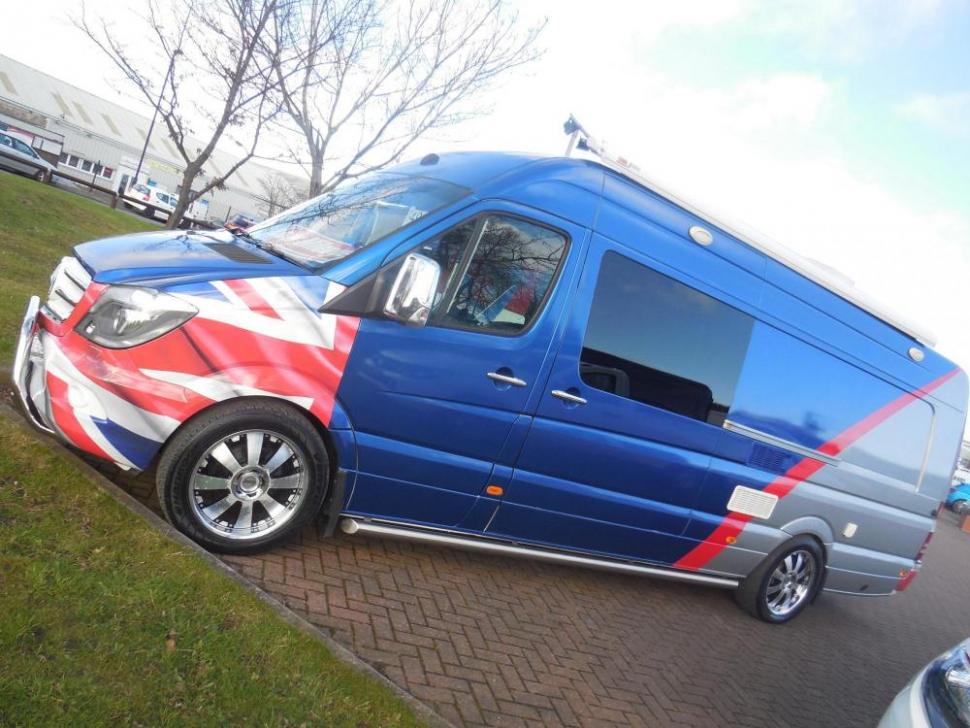 bradley wiggins motorhome - frost car centre