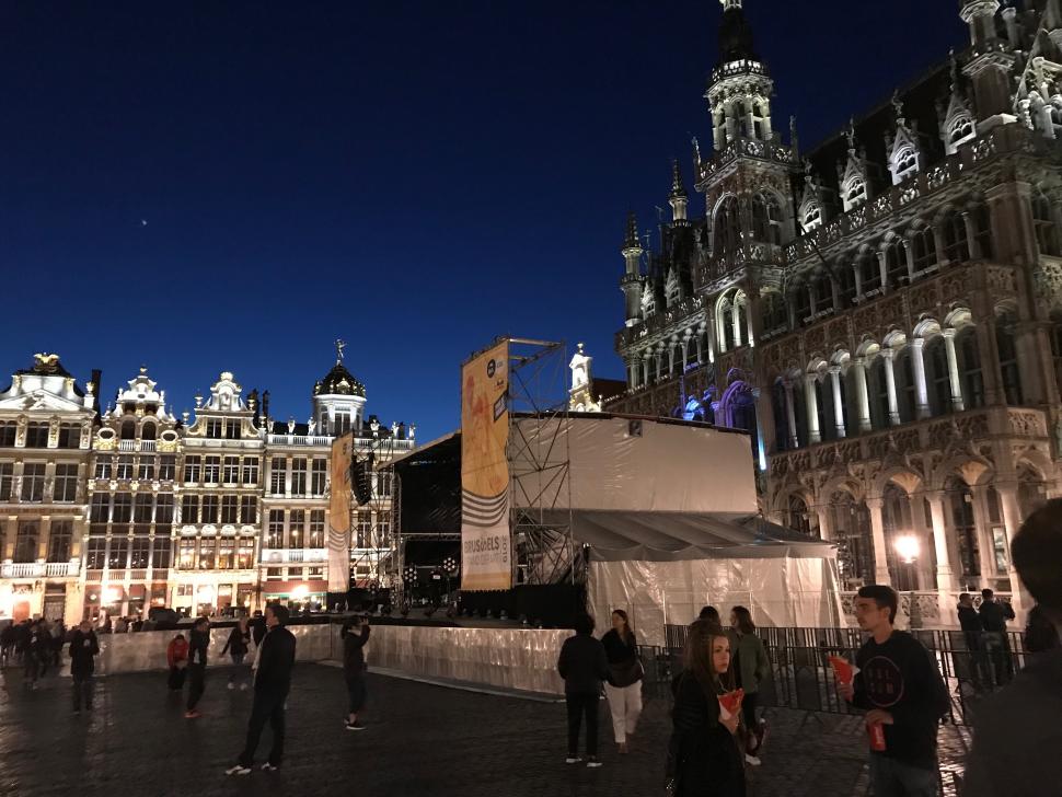 brussels square.JPG