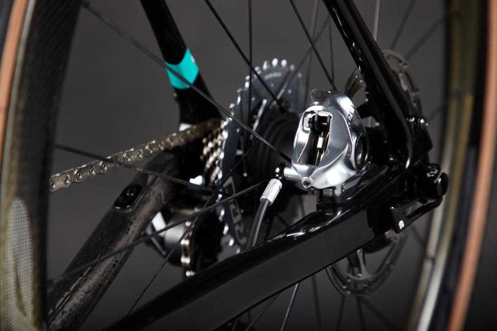 C2 AO EC 10 Detail