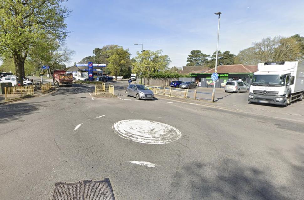 California Crossroads, Finchampstead (Google Maps)