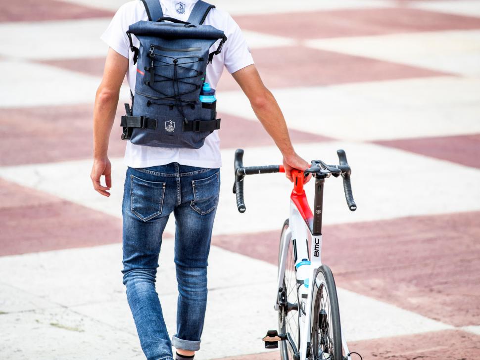 Campagnolo_cycling_backpack_11
