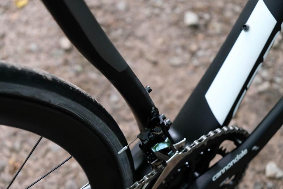 Cannondale 2018 Synapse Carbon-3.jpg