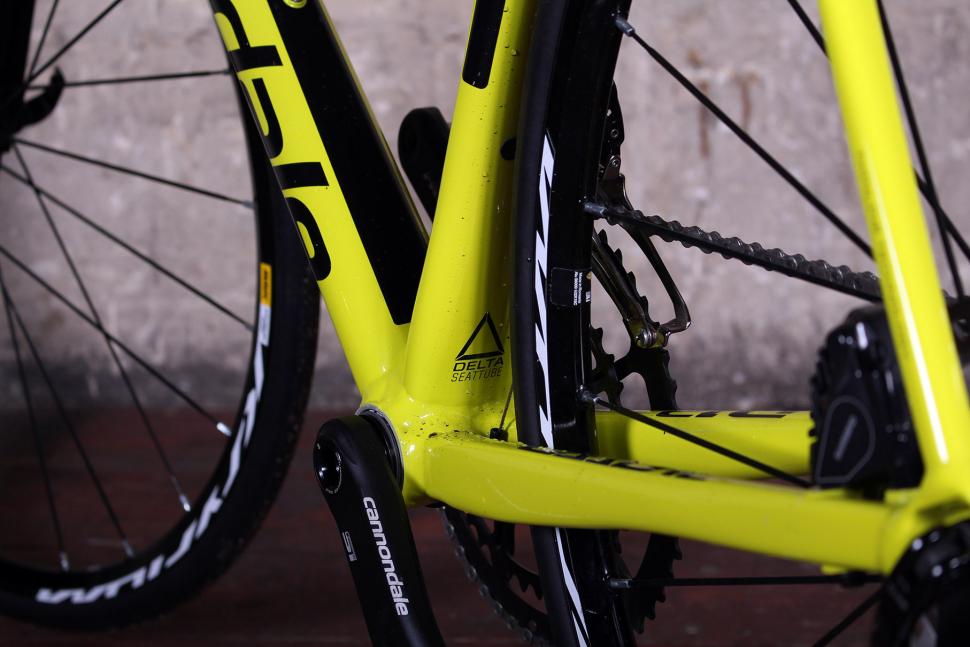 Cannondale CAAD12 Disc - bottom bracket 2.jpg