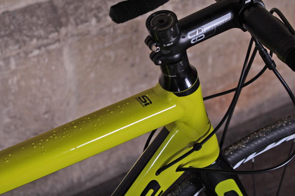 Cannondale CAAD12 Disc - top tube detail.jpg