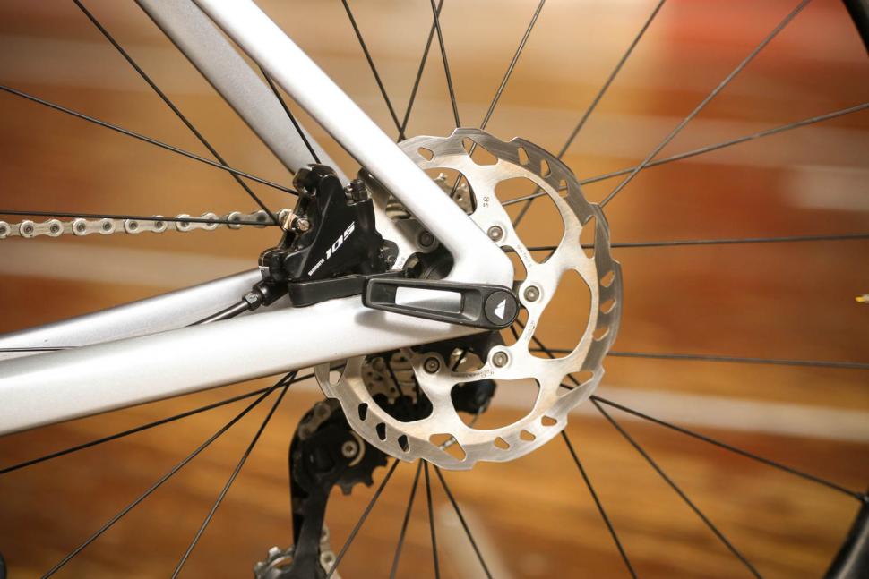 Canyon Aeroad CF SL 7.0 - rear disc brake.jpg