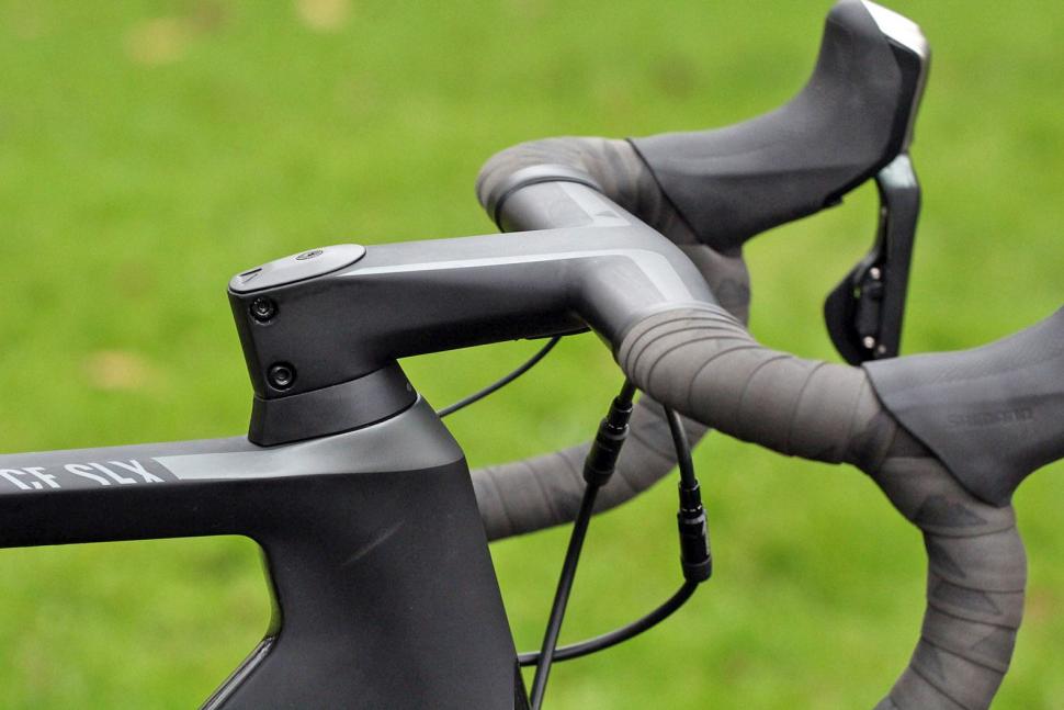 Canyon Aeroad CF SLX Disc 8.0 Di2 - stem.jpg