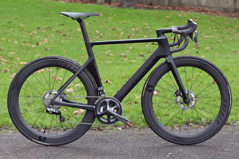 Video Just In: Canyon's new Aeroad CF SLX Disc - Cycling News