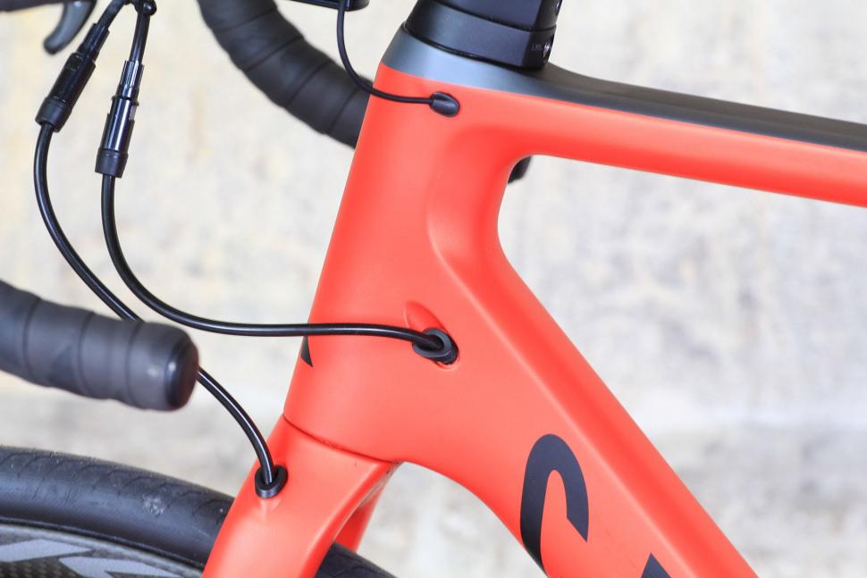 Canyon Endurace CF SLX - cable route.jpg