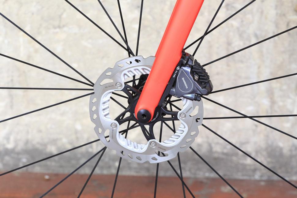 Canyon Endurace CF SLX - front disc.jpg