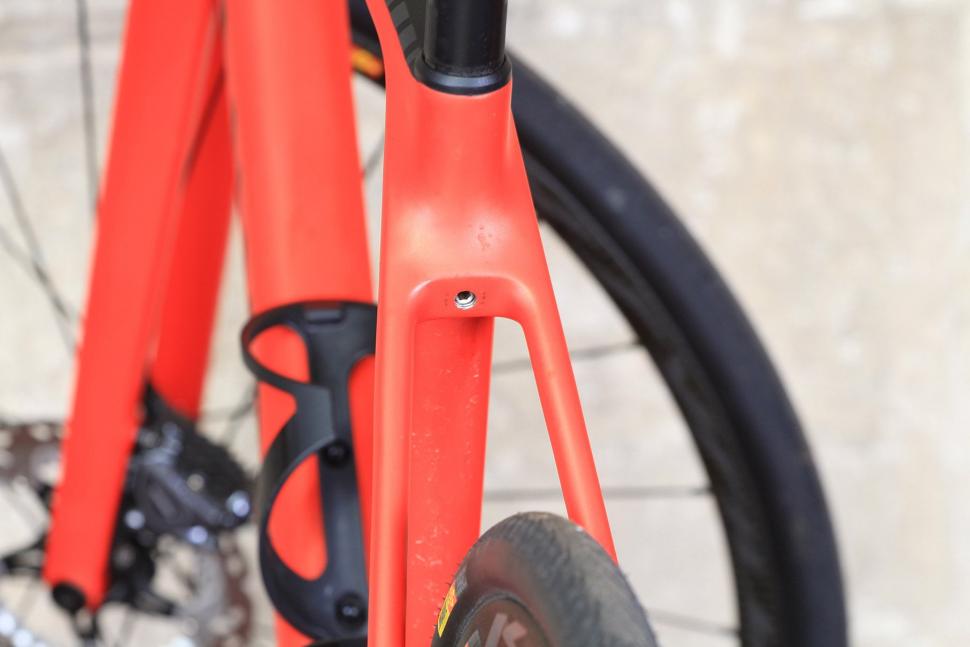 Canyon Endurace CF SLX - seat post bolt.jpg