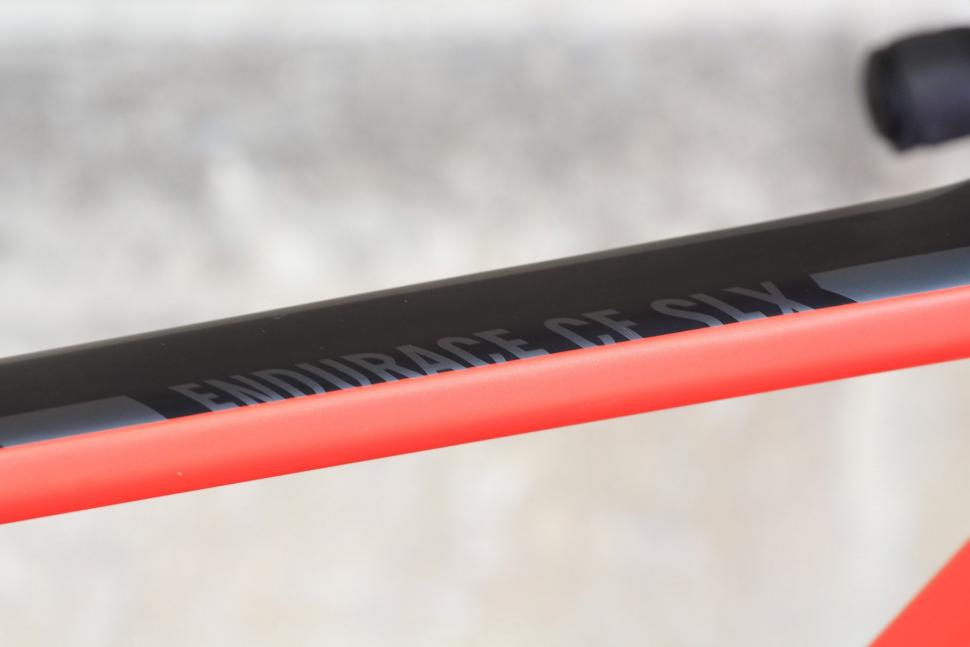 Canyon Endurace CF SLX - top tube.jpg