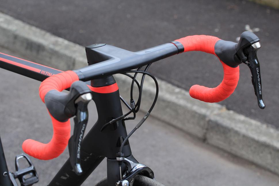 Canyon Ultimate CF SLX - bars.jpg