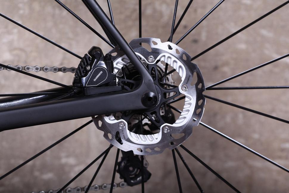Canyon ULTIMATE CF SLX DISC 8.0 DI2 - rear disc.jpg