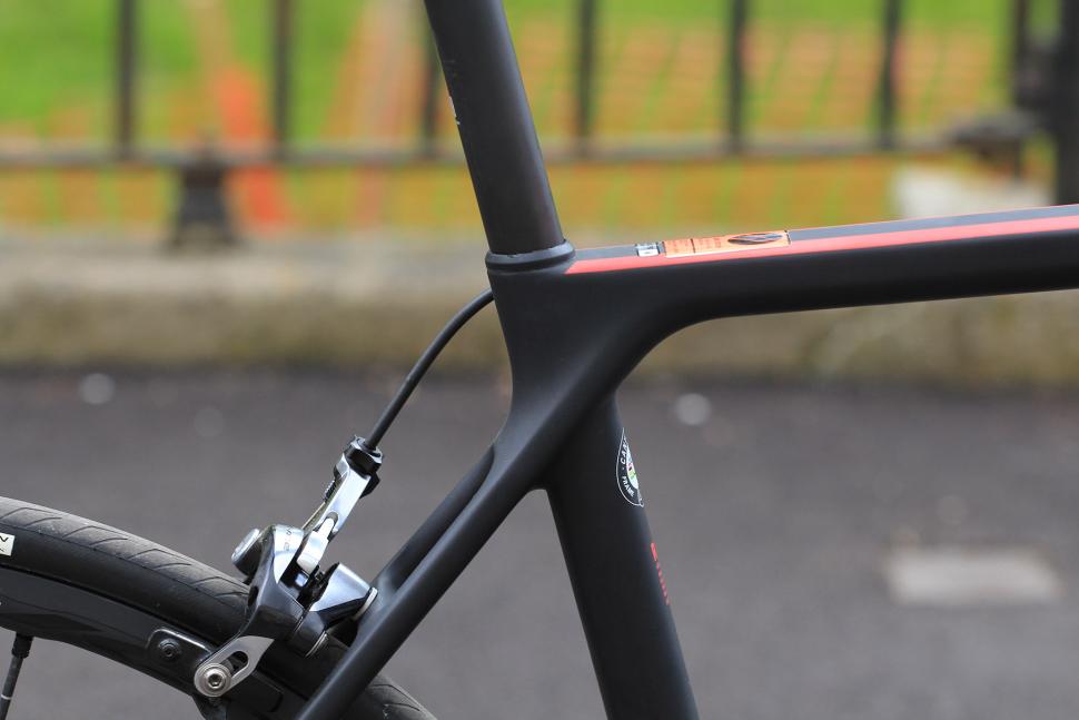 Canyon Ultimate CF SLX - seat tube junction close up.jpg