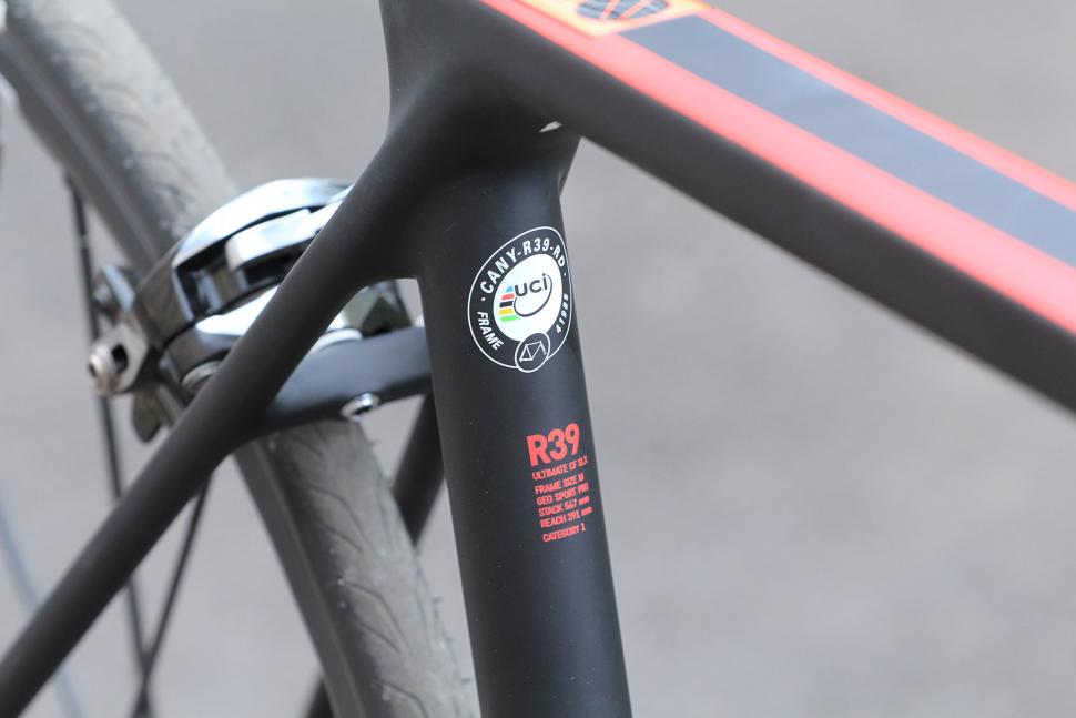 Canyon Ultimate CF SLX - UCI badge.jpg