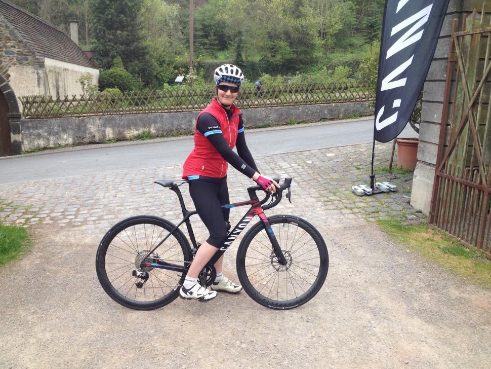 Canyon Ultimate WMN CF SLX Tass.jpg