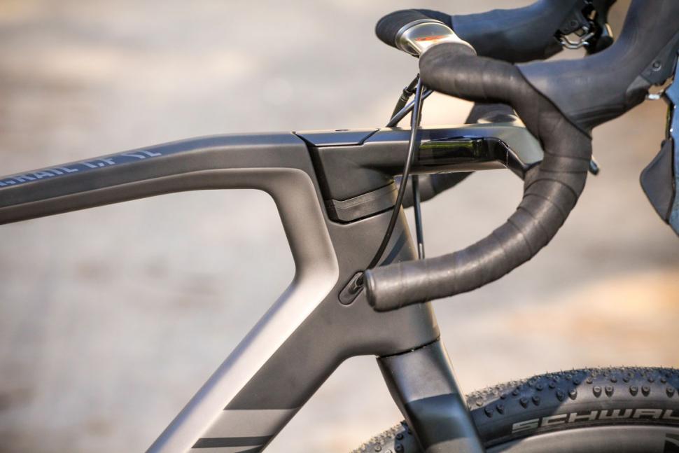 canyon_grail_cf_sl_8.0_sl_-_head_tube.jpg