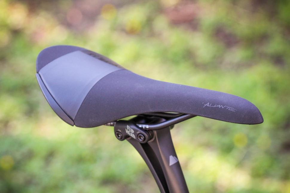 canyon_grail_cf_sl_8.0_sl_-_saddle.jpg
