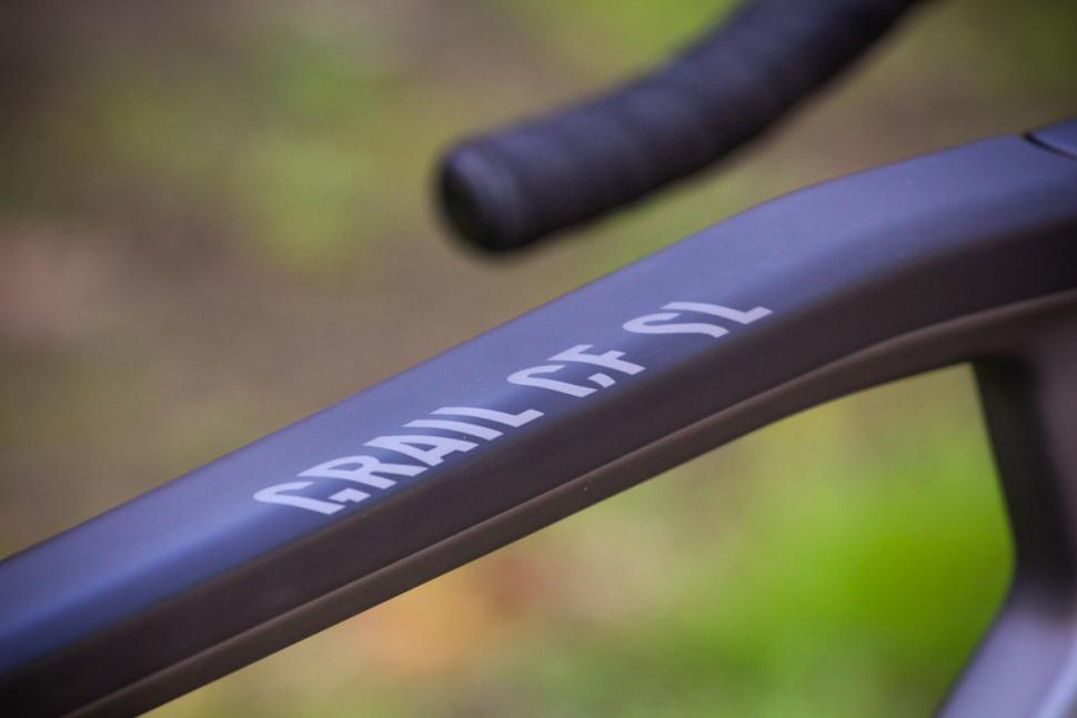 canyon_grail_cf_sl_8.0_sl_-_top_tube.jpg