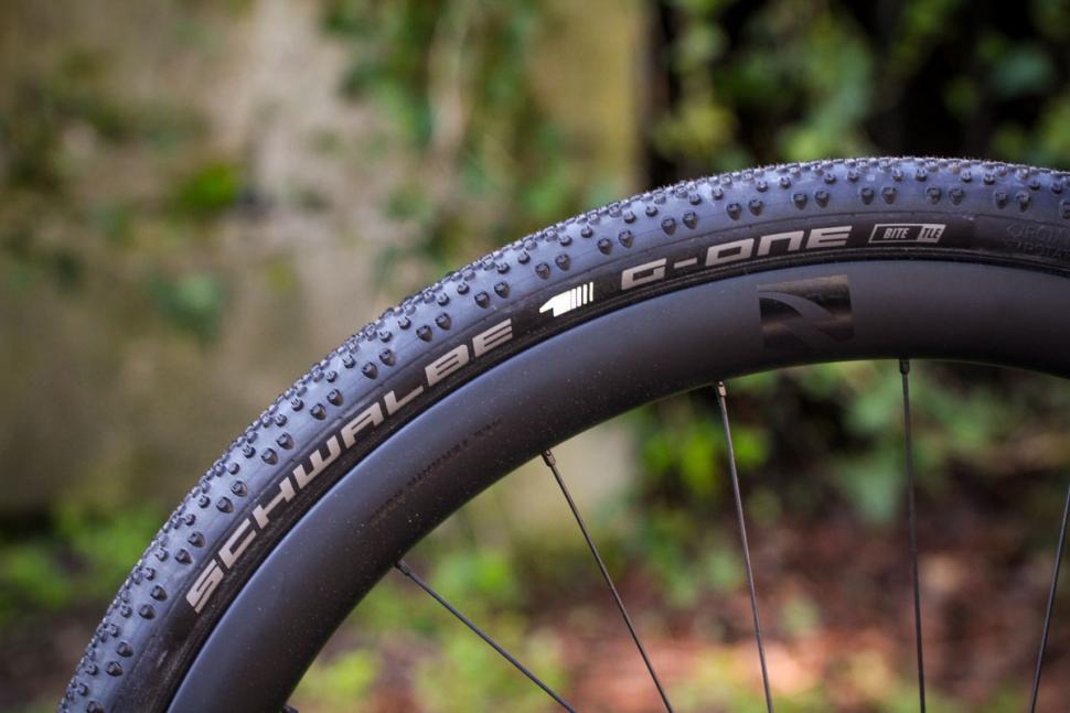 canyon_grail_cf_sl_8.0_sl_-_tyre_2.jpg