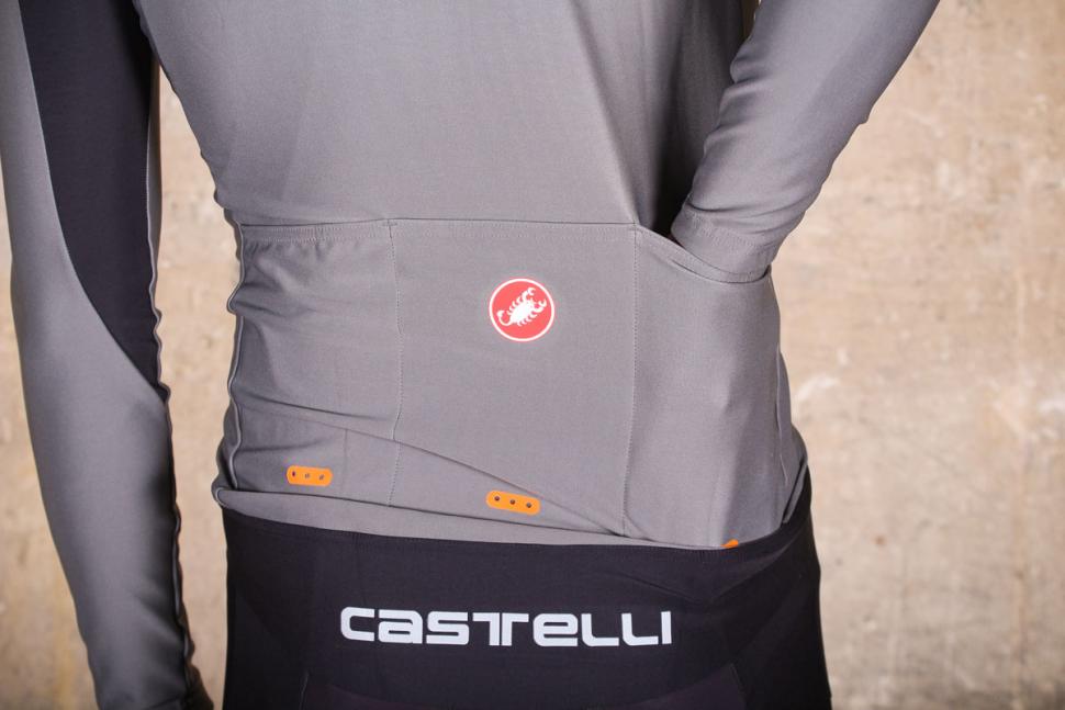 Castelli Perfetto long sleeve jersey - pockets 2.jpg