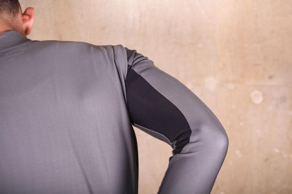 Castelli Perfetto long sleeve jersey - underarm material.jpg