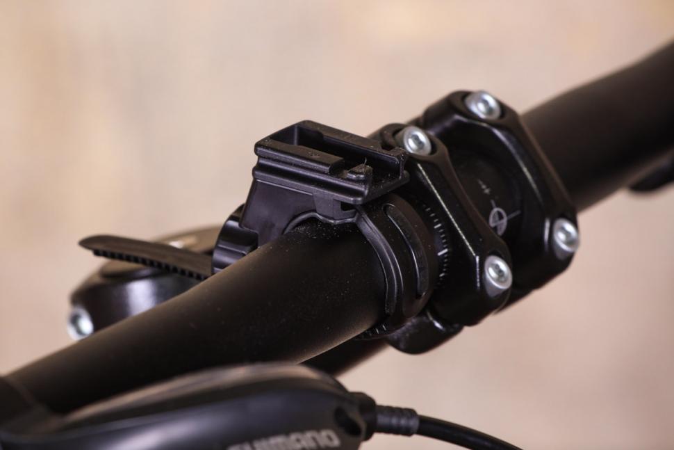 Cat Eye Volt 1300 RC Front Light - mount.jpg