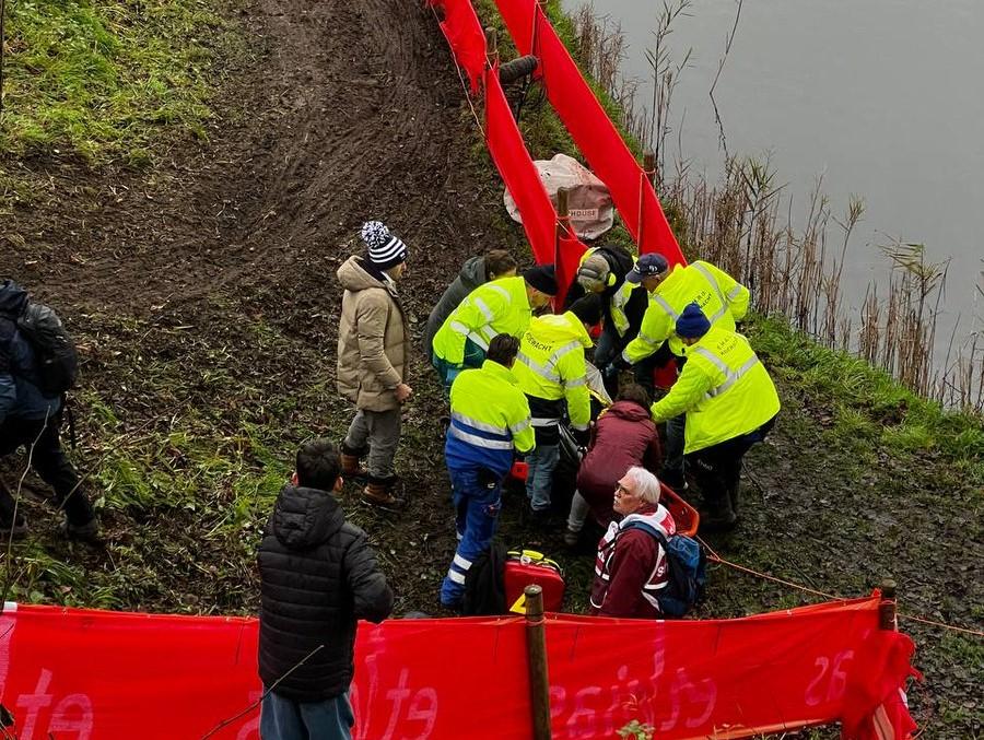 Cat Ferguson crash, Hulst UCI cyclocross World Cup, 2024 (Movistar)