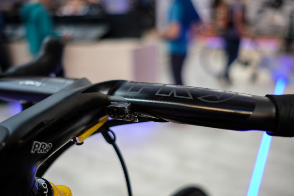 Chris Froome yellow Dogma F10-10.jpg
