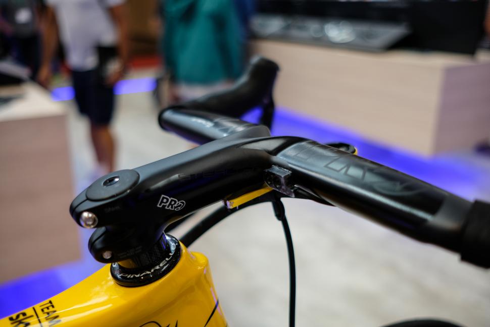 Chris Froome yellow Dogma F10-9.jpg