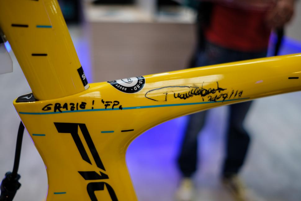 Chris Froome yellow Dogma F10.jpg
