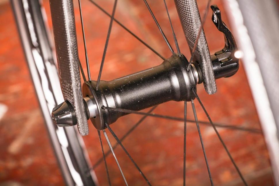cipollini_mcm_-_front_hub.jpg