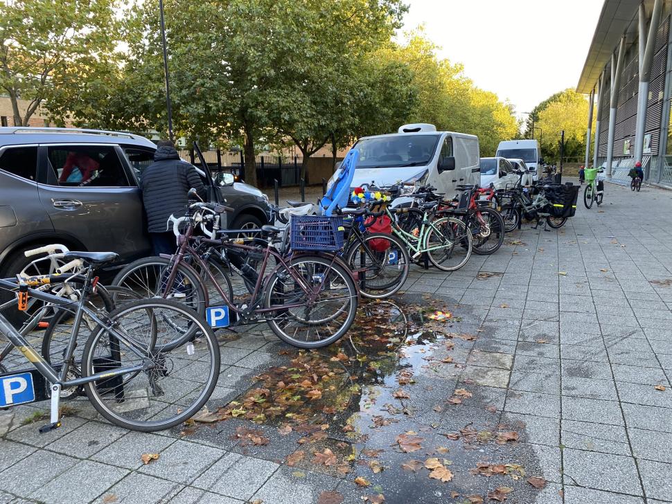 Clissold Leisure Centre bike stands (Hackney Bike Fit)