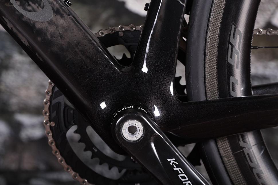 Colnago Concept - bottom bracket.jpg