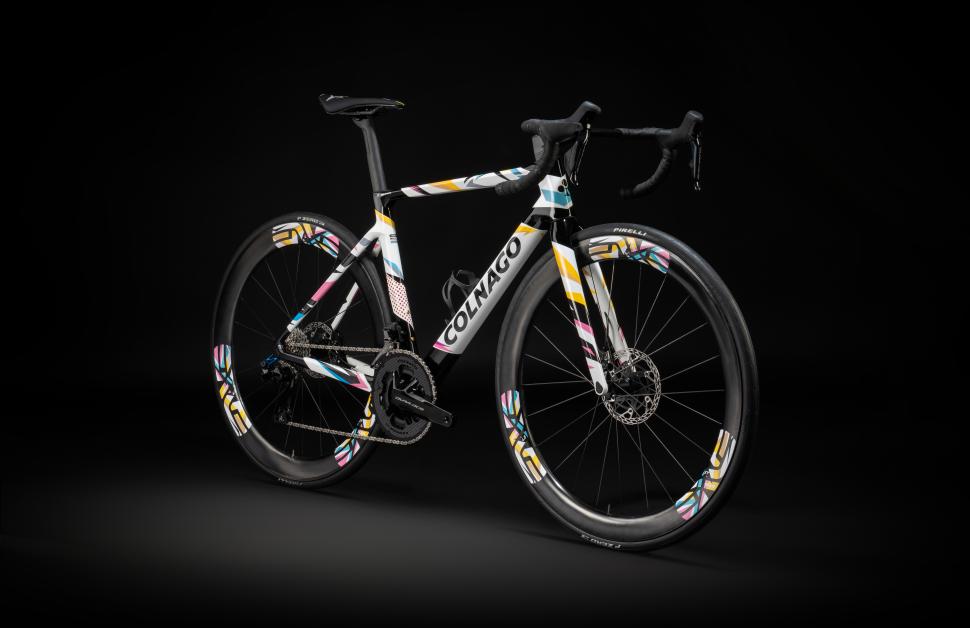 Colnago-V4Rs-Tadej_BK-bakcground (23)