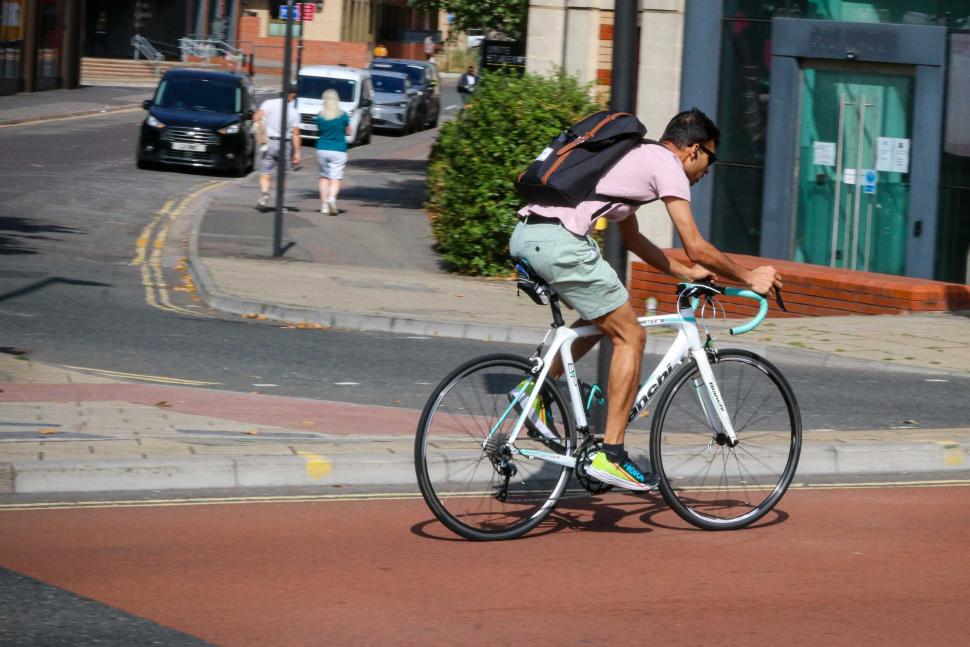 Commuter in bus lane 1.jpg