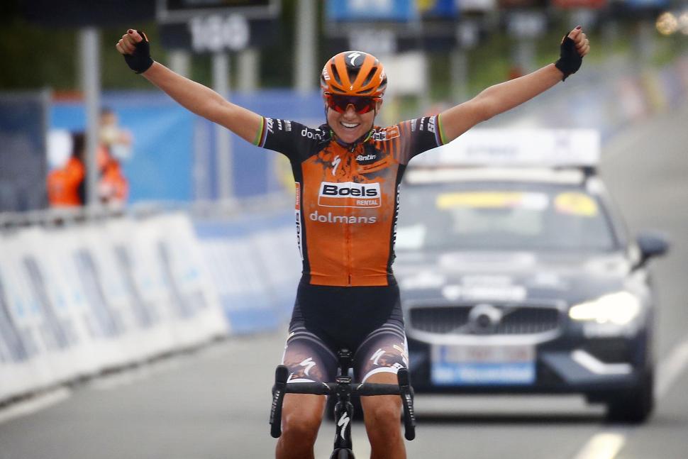 Chantal van den Broek-Blaak wins 2020 Tour of Flanders (CorVos/SWpix.com)