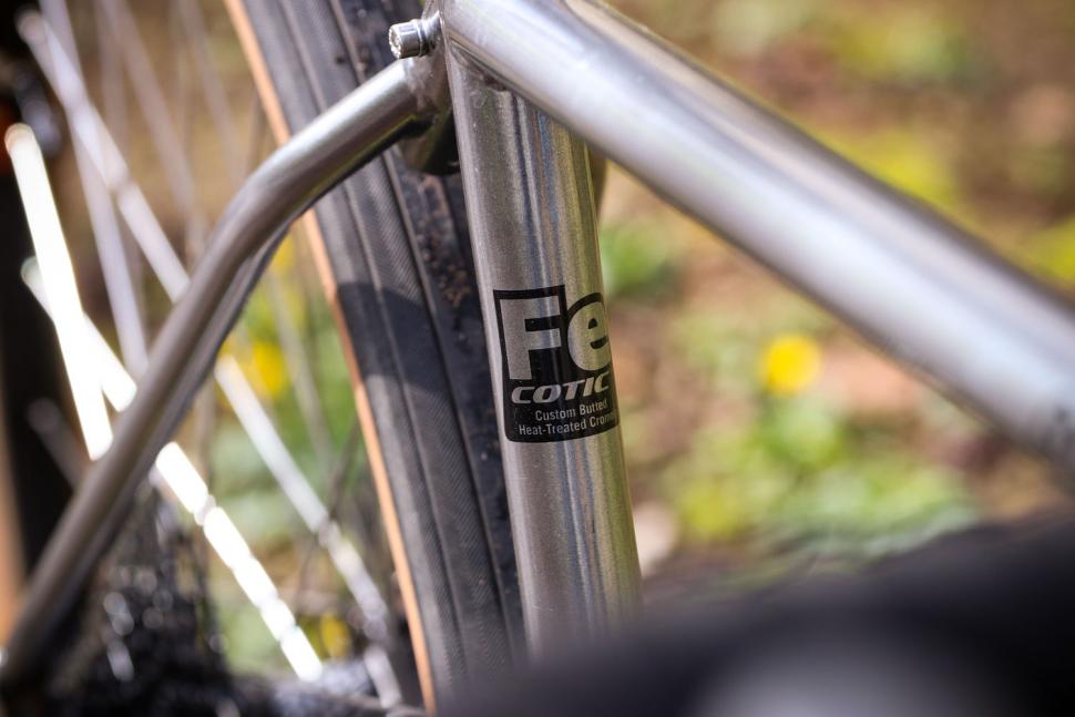 Cotic Escapade - frame detail.jpg