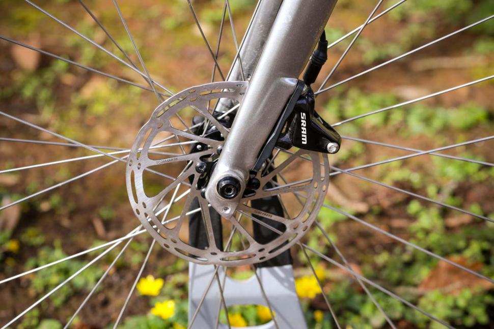 Cotic Escapade - front disc brake.jpg