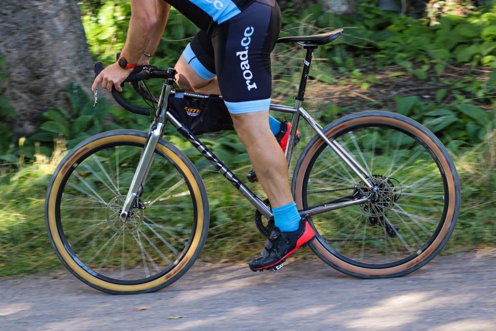 Cotic Escapade - riding 2.jpg
